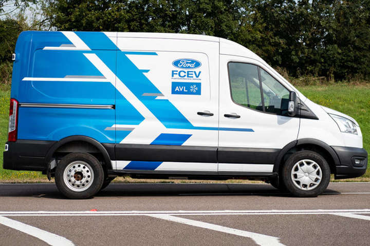 Ford розробляє фургон Transit на водневих паливних елементах