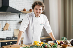 Клопотенко поделился с украинцами рецептом пирога из гречки и сыра