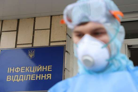 Стало відомо, якою буде кількість померлих від коронавірусу в Україні до кінця року