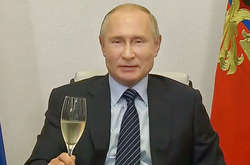 Путін практично незмінно керує Росією з 2000 року