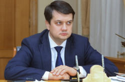 «Слуги» отправили Разумкова в отставку