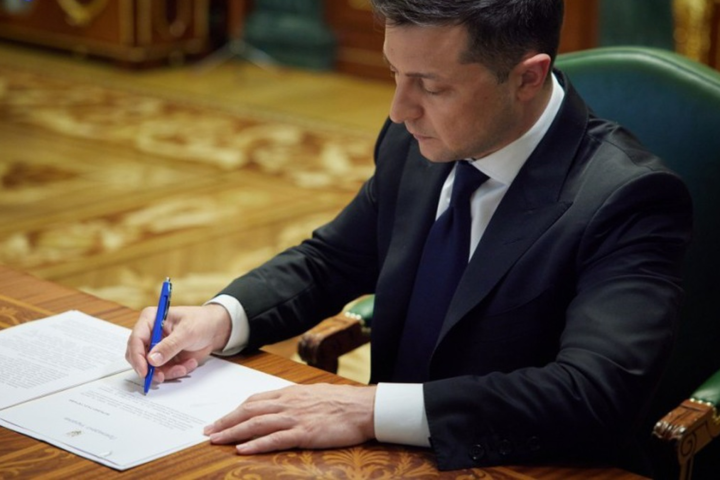 Президент назначил шестерых послов Украины 