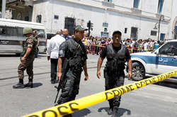 Поблизу столиці Тунісу зіткнулися два потяги