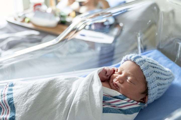 Вчені оцінили здоров'я новонароджених у 30 матерів, які хворіють на коронавірус - Вчені виявили вплив Covid-19 на новонароджених