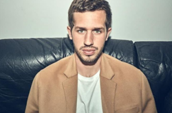 Внук Бельмондо показал как нужно одевается этой осенью