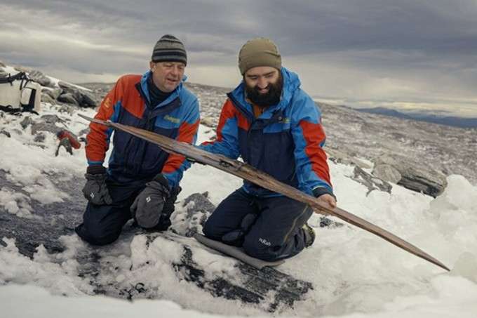 На горі в Норвегії знайшли лижі, яким 1300 років (фото, відео)
