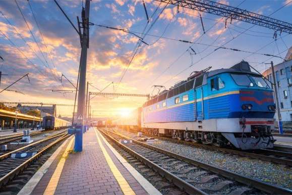 «Укрзалізниця» призначилила додаткові поїзди на святкові вихідні