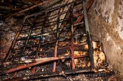 Підліток підпалив одяг бездомного чоловіка