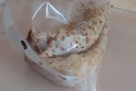 В ужгородській школі дітям на сніданок роздавали млинці у файлах (відео)