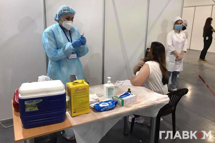 У неділю 39 тисяч українців вакцинувалися проти коронавірусу