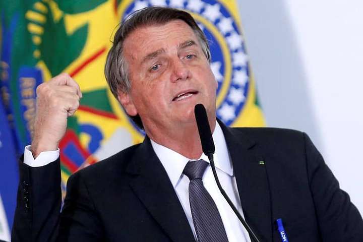 Невакцинованого президента Бразилії не пустили на футбол