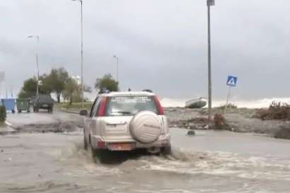 Після шторму Греція потопає в багнюці (відео)