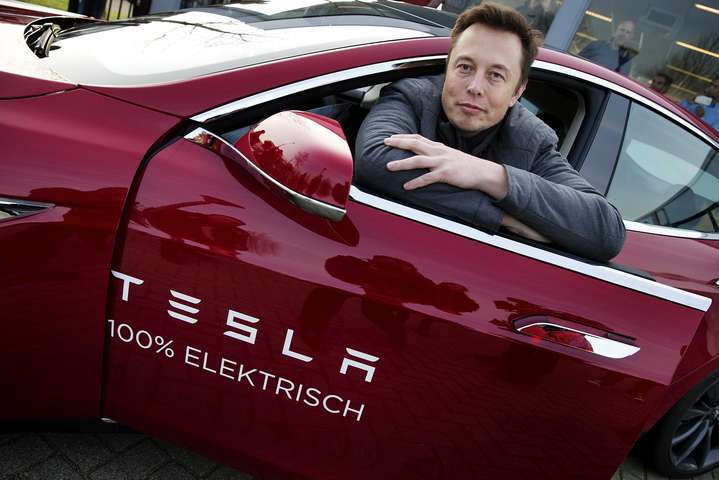 Ілон Маск переносить штаб-квартиру Tesla