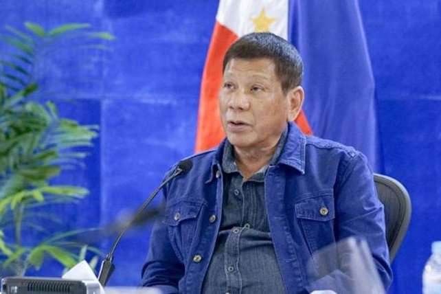 Президент Філіппін запропонував щеплювати антивакцинаторів уві сні