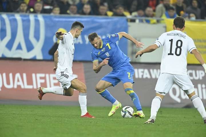 Україна втратила очки в матчі з Боснією і Герцеговиною та на крок просунулася до чемпіонату світу