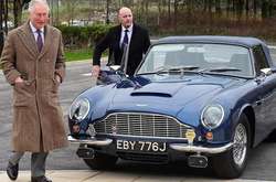  На один километр транспортное средство тратит две бутылки горючего 
 фото: Rebecca Naden / AFP 
  