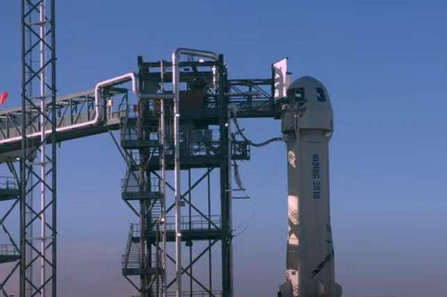 Зірка «Стар Трек» полетіла у космос: відео туристичного польоту компанії Blue Origin