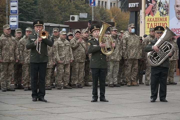 До Дня захисників вінницькі нацгвардійці влаштували акцію військових оркестрів (фото)