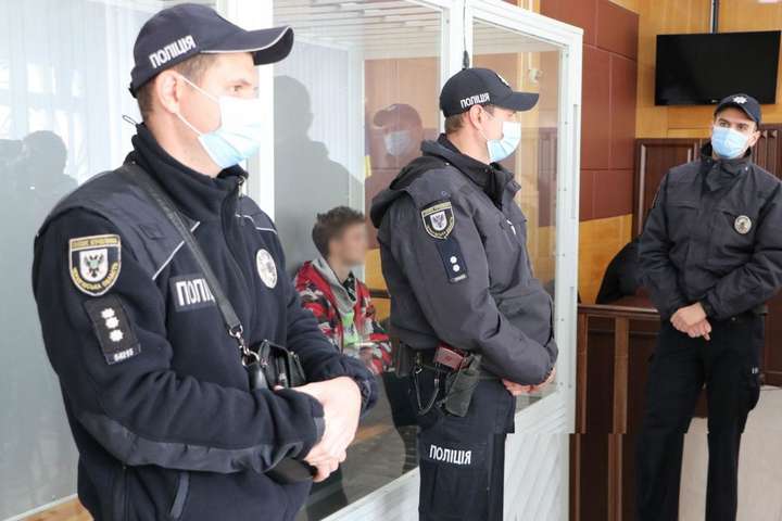 Чотирьом підозрюваним у вбивстві поліцейського в Чернігові повідомлено про нову підозру