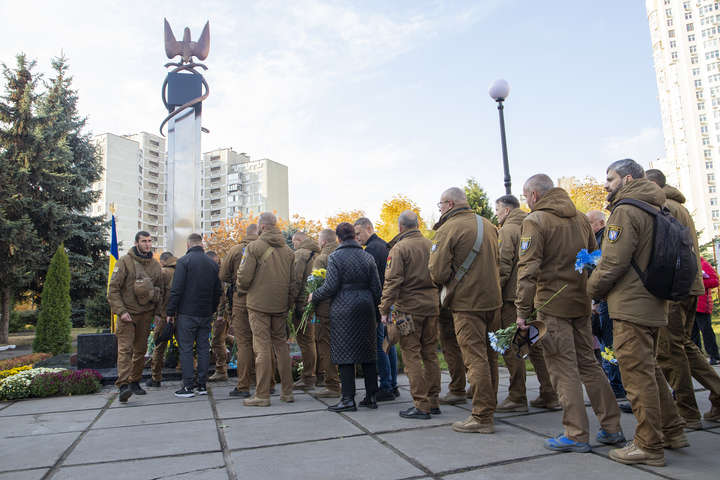 У Києві відкрився пам’ятник захисникам України (фото)