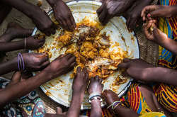 У світі голодують понад 800 мільйонів людей
