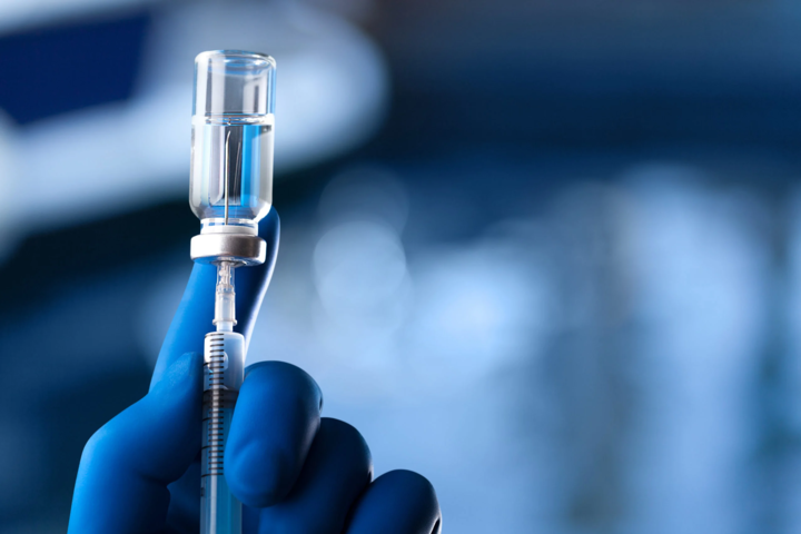 Минздрав планирует существенно расширить перечень профессий для обязательной Covid-вакцинации