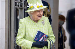 Королеві Єлизаветі II лікарі дали цікаву пораду для гарного самопочуття