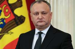 Додон очолював у парламенті фракцію Блоку комуністів та соціалістів