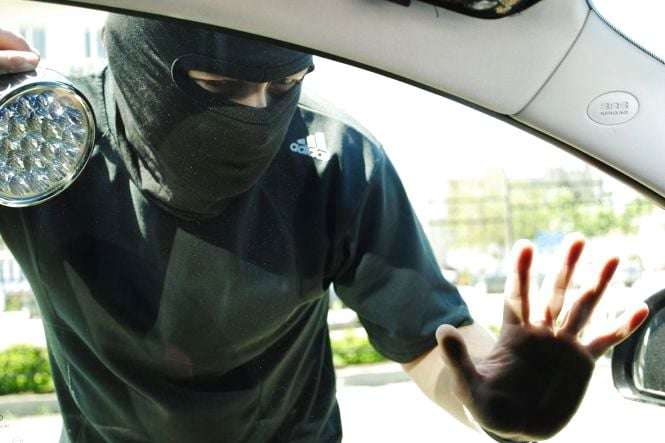У Києві засуджено серійного крадія, який обчищав автомобілі 