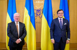 Дмитро Кулеба зустрівся зі Спеціальним представником Європейського союзу з прав людини Імоном Гілмором