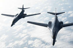 Бомбардувальники США пролетіли над Чорним морем