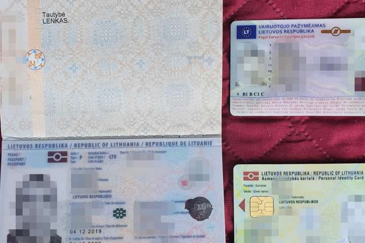 Клієнт мав отримати литовські закордонний та внутрішній паспорти, а також посвідчення водія зразка Литовської Республіки - СБУ блокувала канал нелегальної міграції до країн Євросоюзу