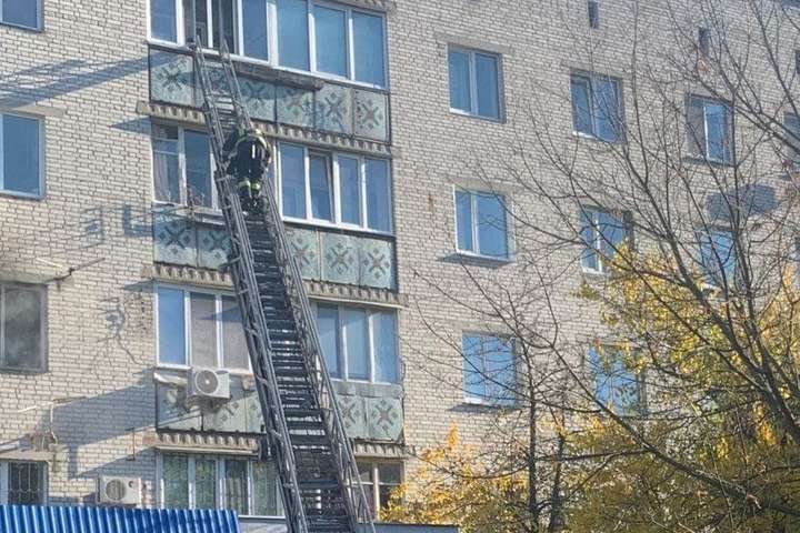 Трагічна пожежа в Києві: чоловік загинув, намагаючись врятувати своїх дітей (фото)