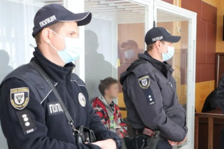 Вбивство поліцейського у Чернігові: суд залишив підозрюваних під вартою
