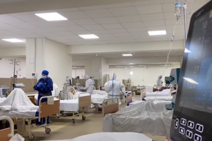 У ковід-реанімаціях Львова рекордна кількість пацієнтів. Усі невакциновані (відео)