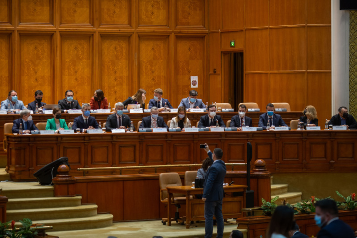 Румунський парламент провалив голосування за новий уряд