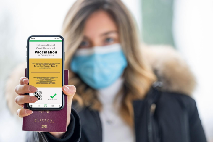Как путешествовать по Украине невакцинированным против коронавируса: разъяснение Минздрава