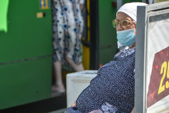Власть оккупированного Крыма запретила пожилым людям выходить на улицу 