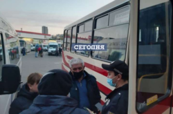 Из-за ограничений центральный автовокзал Киева потерял 40% рейсов 