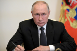 Путин возмущен: его окружение не хочет прививаться «Спутником V» 
