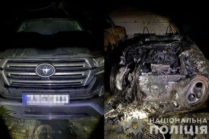 Поліція затримала чоловіка, який на Печерську підпалив три автівки (фото)