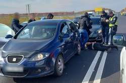 Зі школи під Києвом було викрадено дитину, поліція ввела спецоперацію (фото, відео)