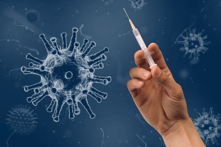 В Польше утвердили прививку третьей дозой Covid-вакцины