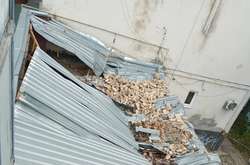 Повалені дерева, зірвані дахи: Львів накрило потужним ураганом
