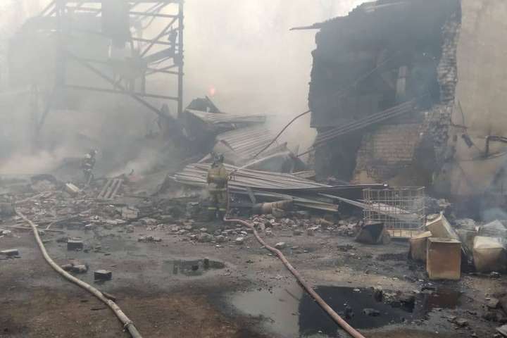 Пожежу на місці вибуху локалізовано - У Росії вибухнув пороховий завод, є загиблі та поранені (фото)