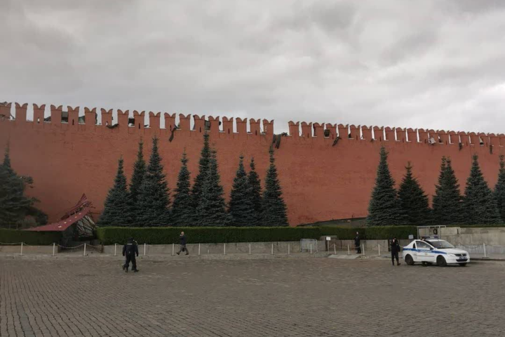 Тревожный знак для Путина. Обвалилась кремлевская стена (видео)