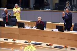 Лідери країн Євросоюзу оваціями вітали канцлерку Німеччини Ангелу Меркель на Раді ЄС