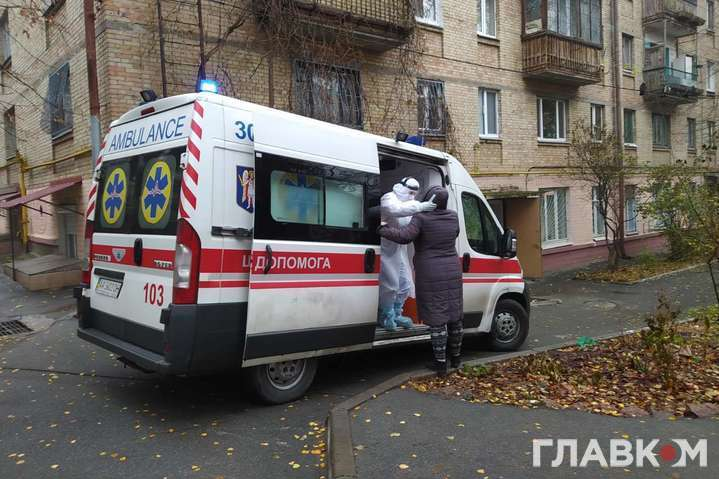За сутки в Украине обнаружили почти 15 тыс. новых больных на коронавирус