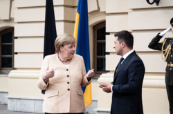 Ангела Меркель раскрыла тайное значение своих нарядов (фото)