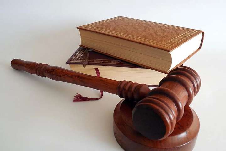 Одеський суддя ухвалив незвичний вирок: злодіям доведеться прочитати книжки